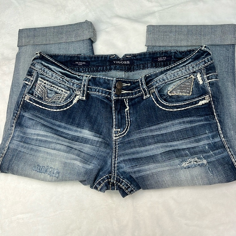COPY - Vigoss cuffed Distressed Capri’s Embroidery/Sequince. Size 11/12. NWOT.